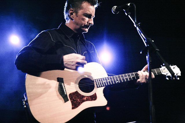Billy_Bragg_shot_by_Kris_Krug