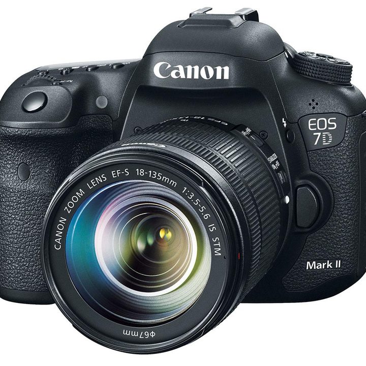 hands on review canon eos 7d mark ii front angled press image