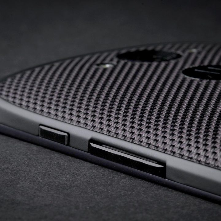 Motorola DROID Turbo side buttons