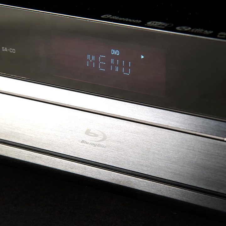 Yamaha BD-A1040 disc tray closed
