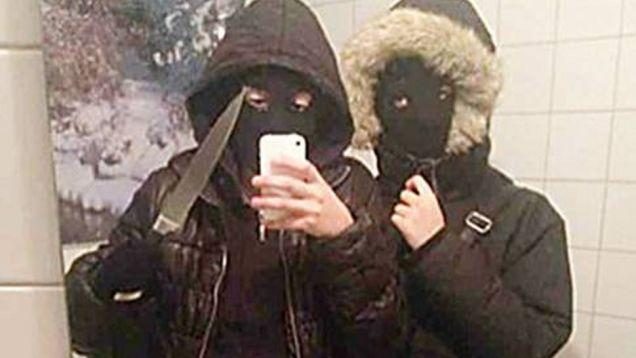robber selfie