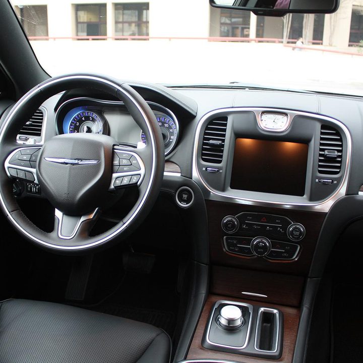 2015 Chrysler 300 dash
