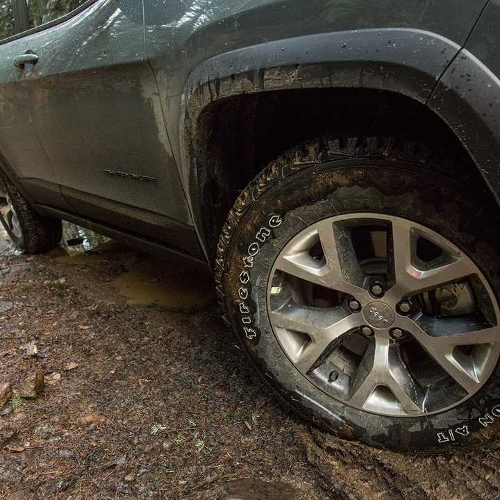 2015 Jeep Cherokee Trailhawk tires