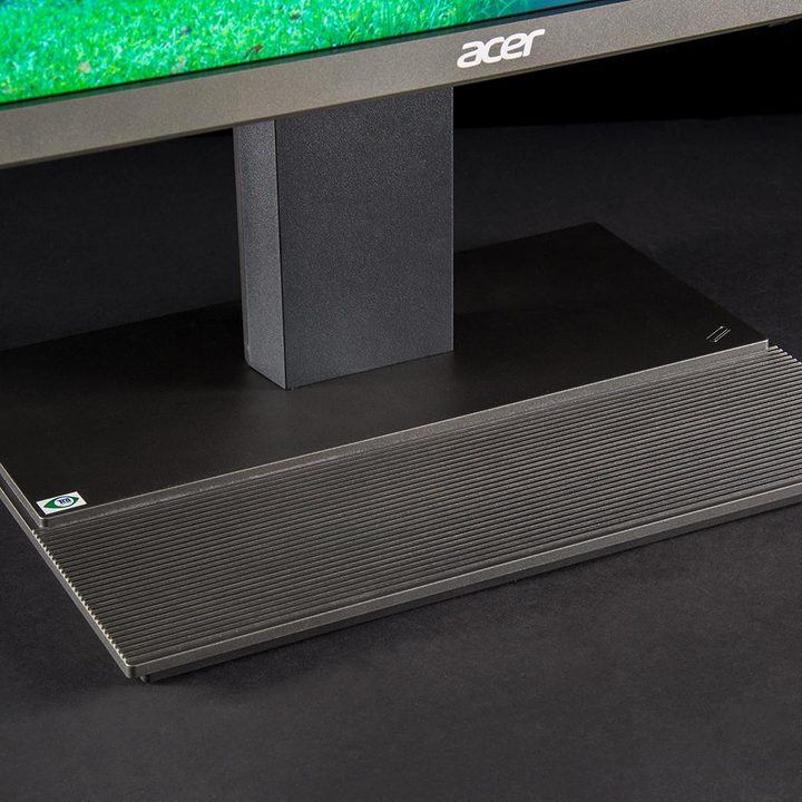 Acer B326HK 4K monitor stand up