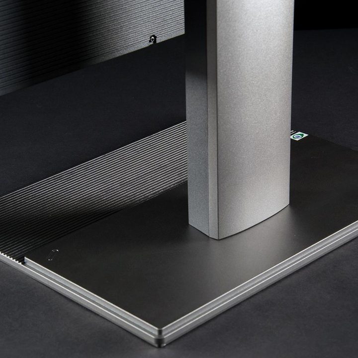Acer B326HK 4K monitor stand up back