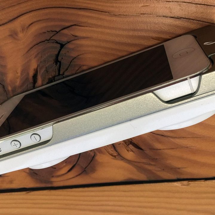 Peri iPhone case with speaker 12