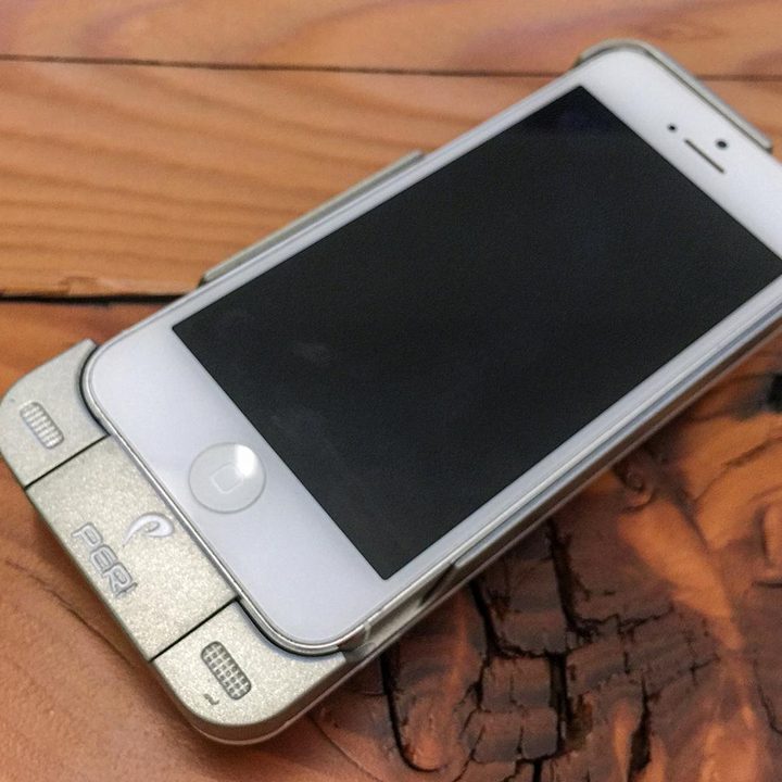 Peri iPhone case with speaker 5