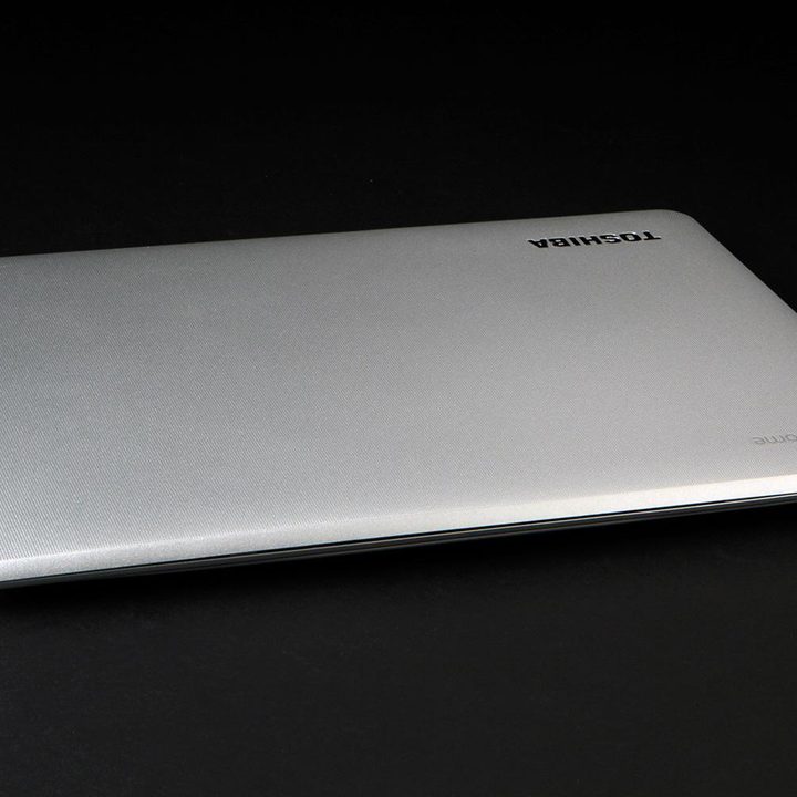 Toshiba Chromebook 2 front top angle