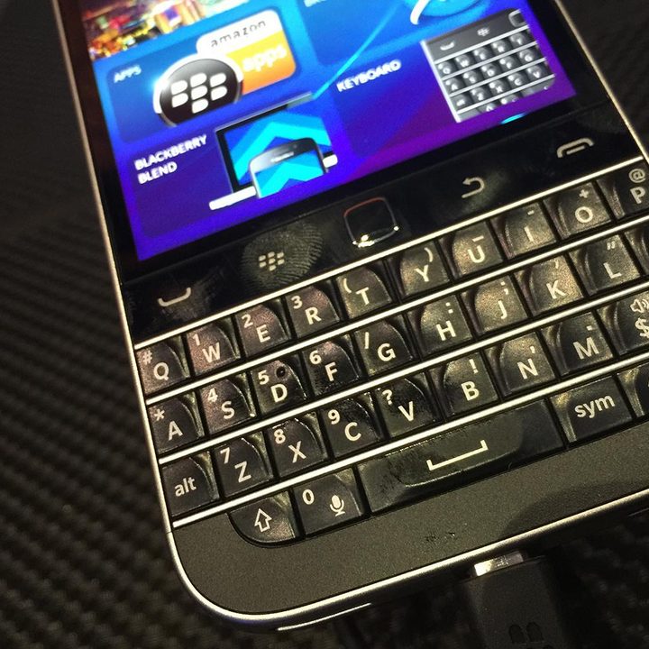 blackberry classic hands on 9