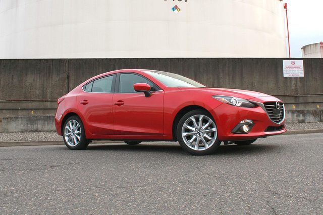 2015-Mazda3-side-2