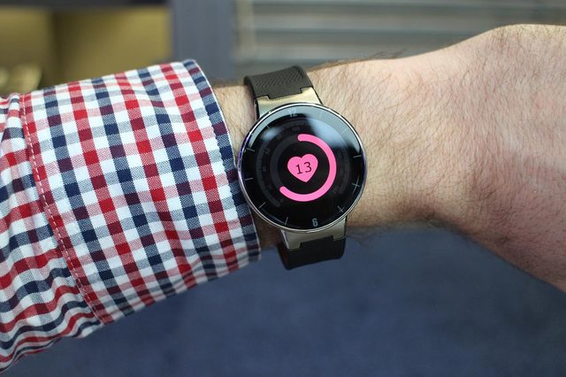 Alcatel-Watch-hands-on-9