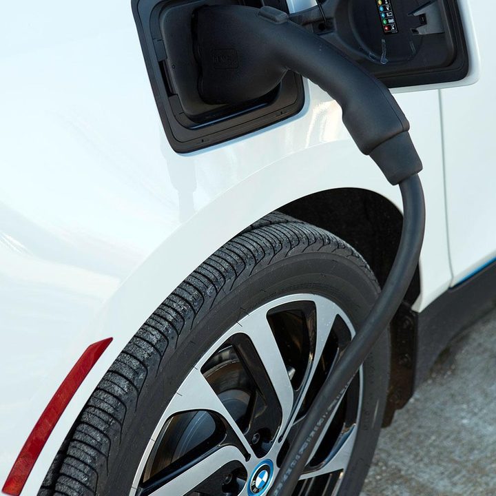 bmw vw and chargepoint create express charging corridors dc fast charge vert 045