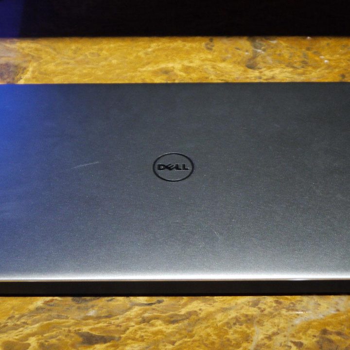 dell xps 13 laptop has a screen with virtually no bezel hands on p1100296