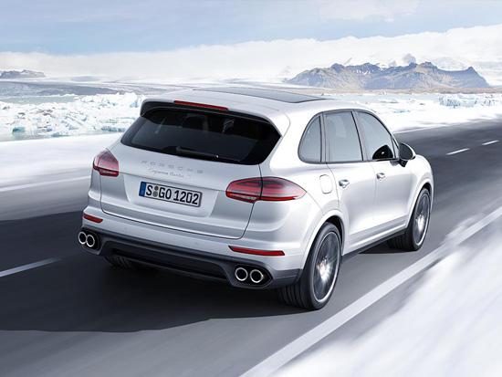 new porsche cayenne turbo s laps ring eight minutes detroit auto show 01