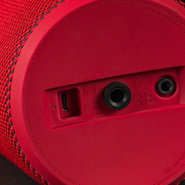 UE Megaboom Ultimate Ears speaker review ports