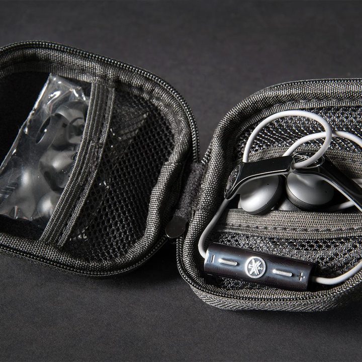 Yamaha EPH-M200 earbuds review case open
