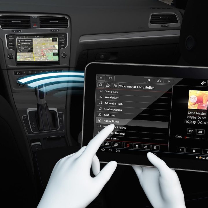 volkswagen mirrorlink infotainment at ces 2015 media control 4478