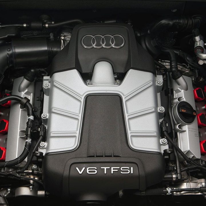 audi-S4-engine-detail-01
