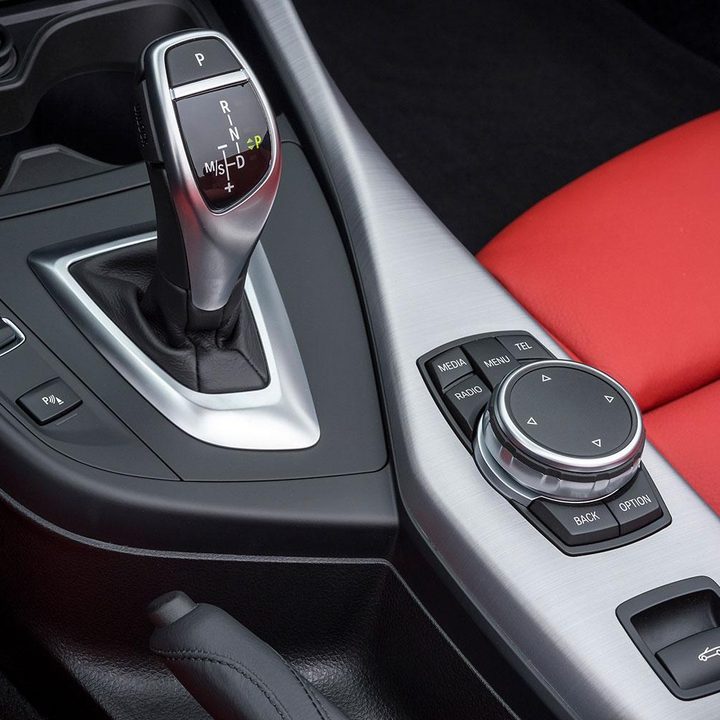 2015 BMW 228i convertible gearstick