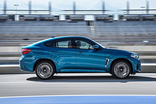 2015 BMW X6 M right side v2