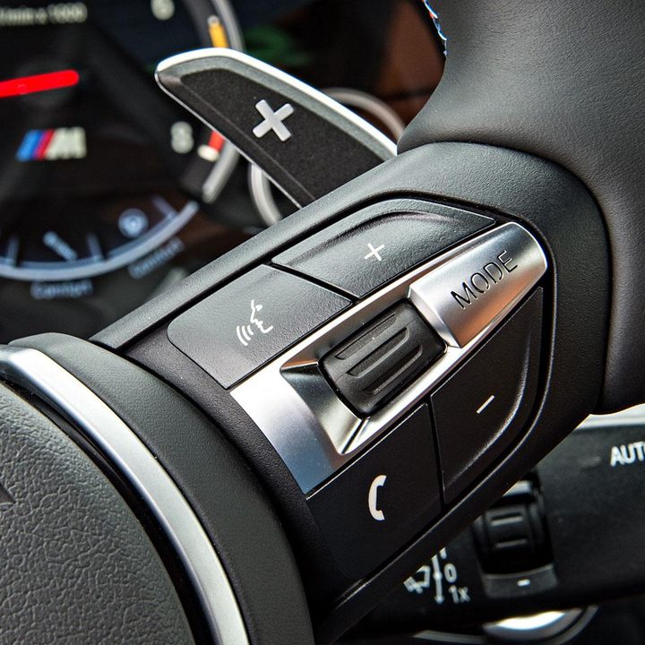 2015 BMW X6 M steering wheel controls