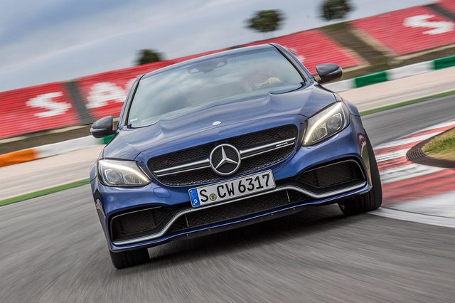 2015-Mercedes-AMG-C63-S-15C118_007
