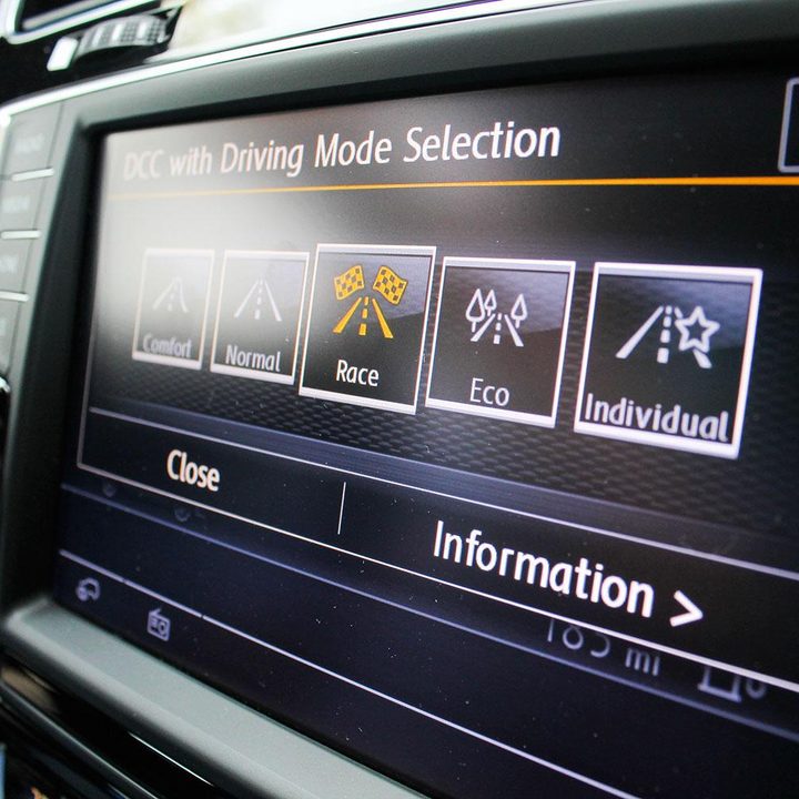 2015 VW Golf R screen