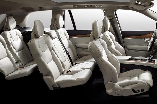 2016-Volvo-XC90-108-Interior-overview