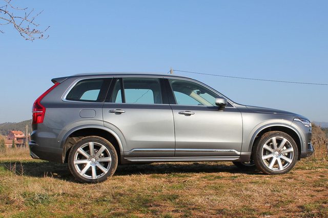 2016-Volvo-XC90_3508