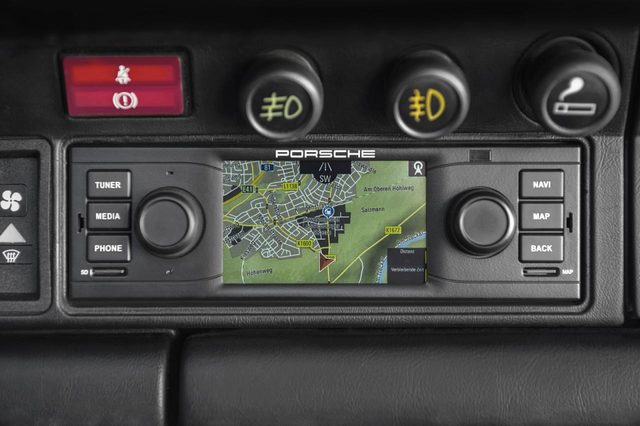 Porsche navigation radio