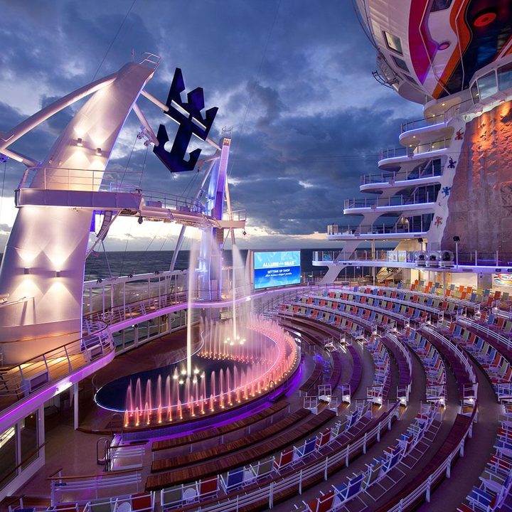 worlds largest cruise ships allure of the seas 005