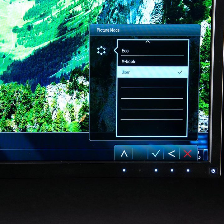 benq bl3201ph review bottom screen corner 3