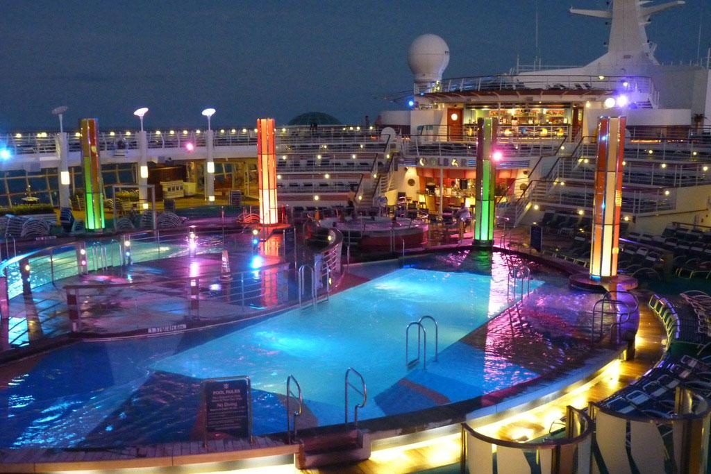 worlds largest cruise ships freedom of the seas 002