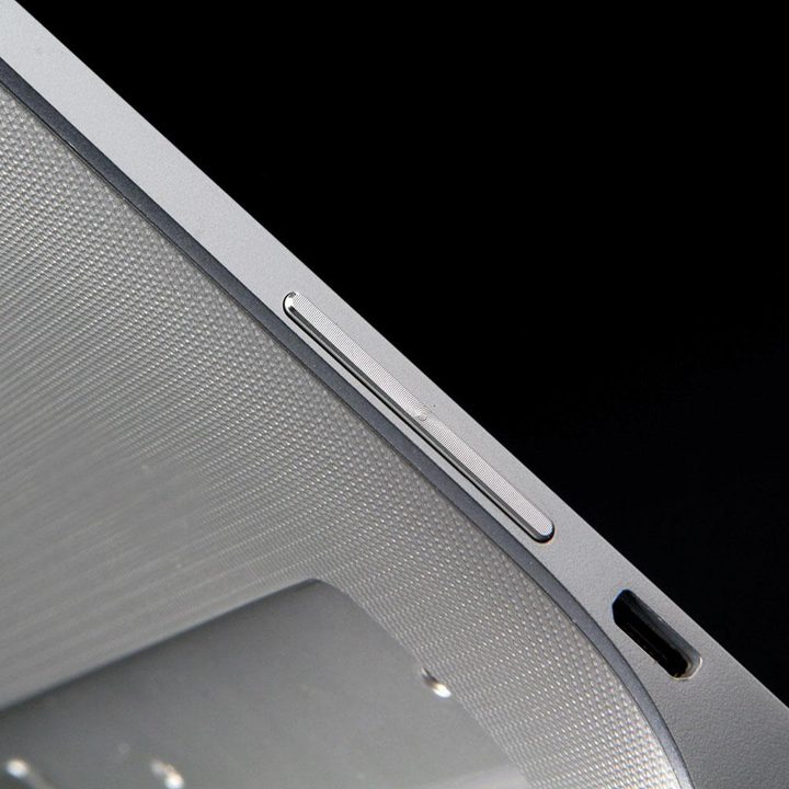 LeNovo Yoga Tablet 8 side rocker