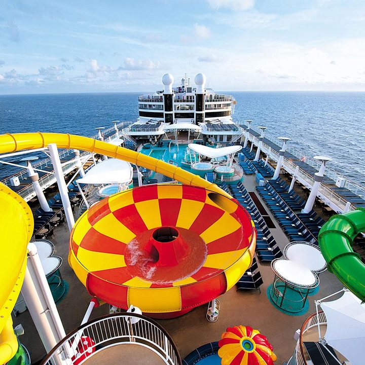 worlds largest cruise ships norwegian epic 007