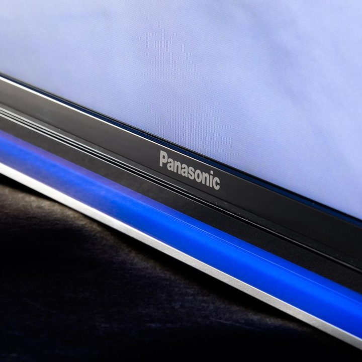 Panasonic TC-65AX900