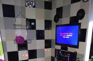 Shower karaoke