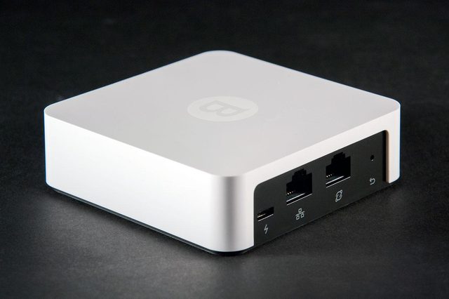Bitdefender Box back corner