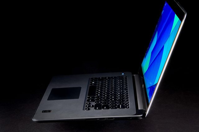 Dell M3800 Precision right side