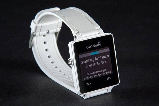 Garmin VivoActive connected screen