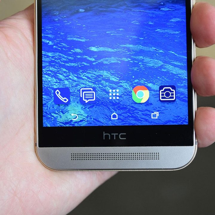 HTC One M9 front bottom