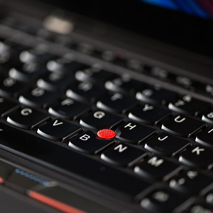 Lenovo X1 Carbon review joy stick