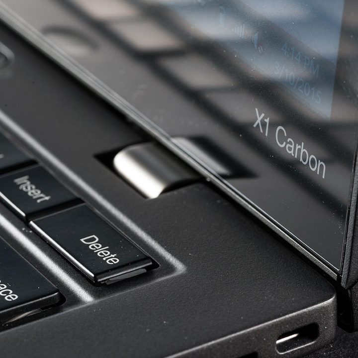 Lenovo X1 Carbon review macro 1
