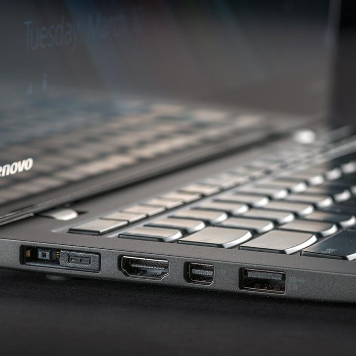 Lenovo X1 Carbon review ports