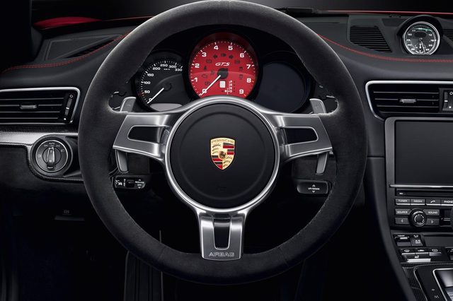2015 Porsche 911 Carrera GTS