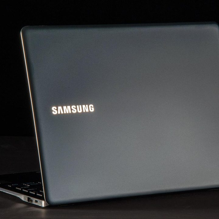 Samsung ATIV Book 9 lid rear