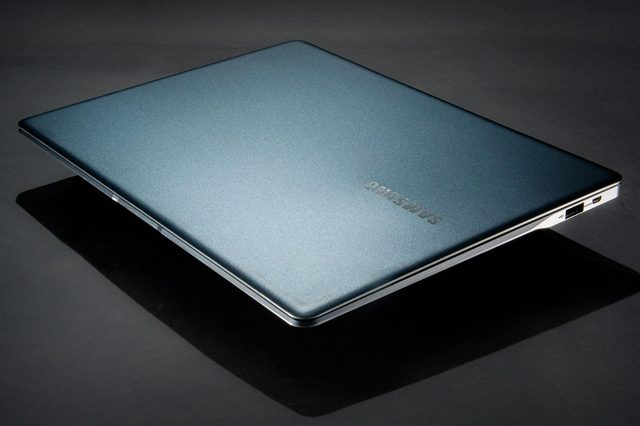 Samsung ATIV Book 9 lid