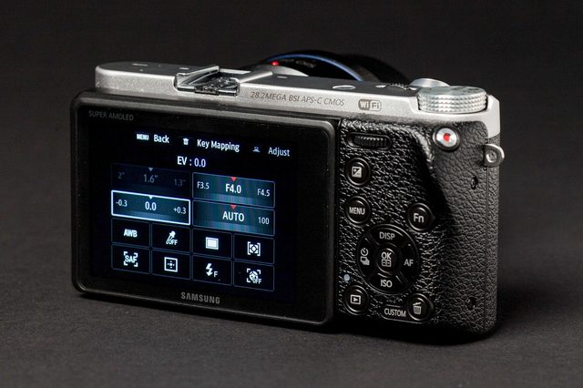 Samsung NX500 back angle