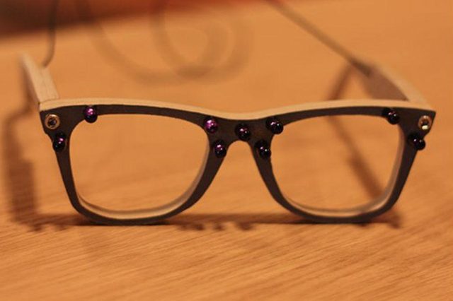 avg facial recognition glasses
