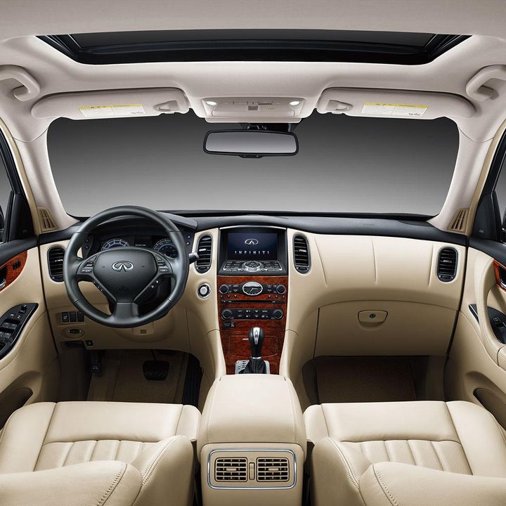 2016 Infiniti QX50 front interior